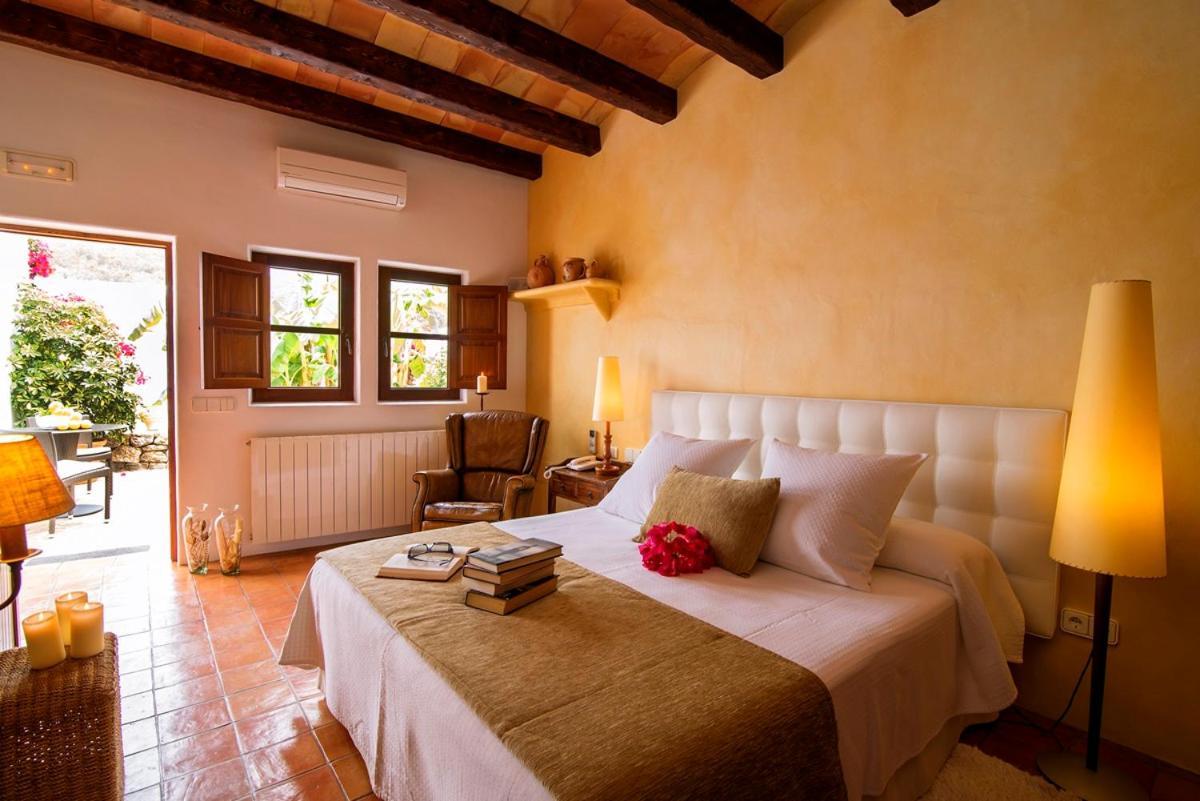 Hotel Rural & Spa Can Curreu Santa Eularia des Riu Buitenkant foto